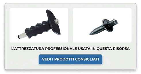 Attrezzatura per fissaggio chiodi a percussione